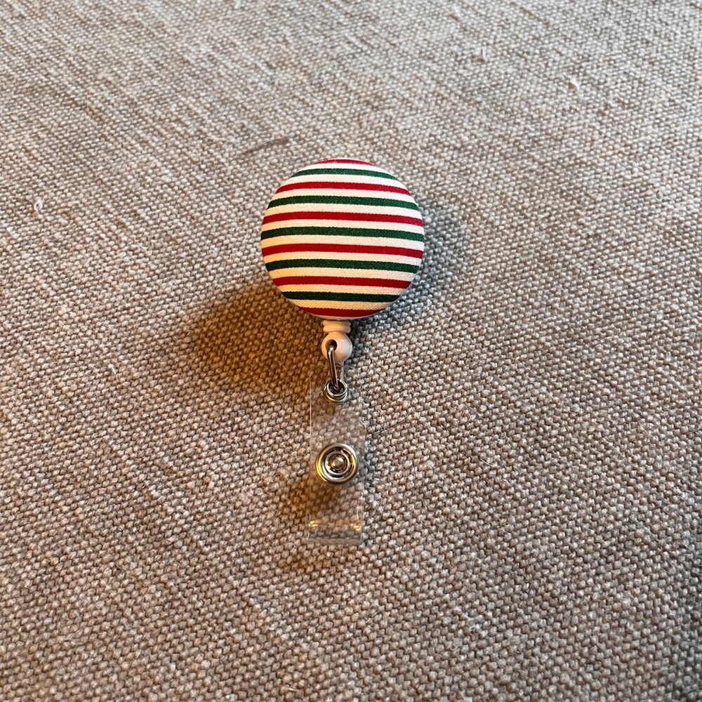 Badge reel